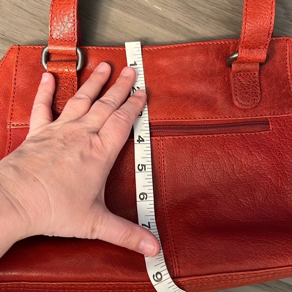 SPIKES & SPARROW RED LEATHER SHOULDER BAG - Picture 15 of 16